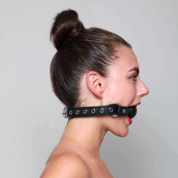 BLACK LEATHER GAG BLACK BALL